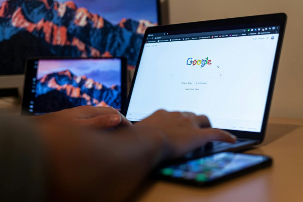 Online arbeiten & reisen: Welche Möglichkeiten wirklich funktionieren und welche nicht